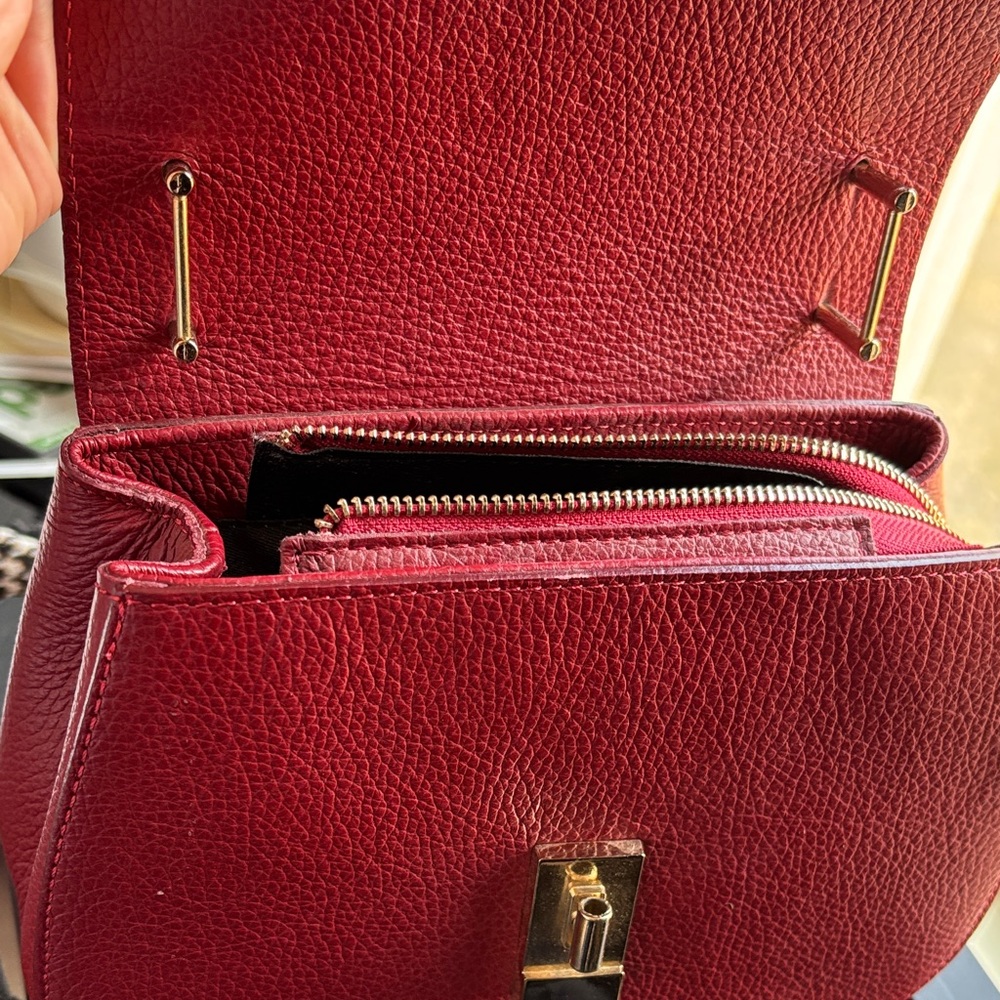 Elegant Red Leather Handbag - Picture 3 of 11
